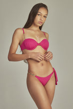 Cargar imagen en el visor de la galería, Model Front: Empress Set Bikini Agatha Fuchsia Pink