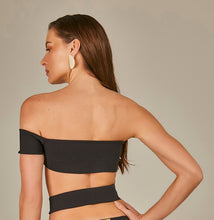 Cargar imagen en el visor de la galería, Model Back: Empress Top Top Biquini Suzy Textura Flat Preto