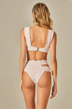 Cargar imagen en el visor de la galería, Model Back: Empress Bottom Bottom Hoop Sloane Pink Tweed Texture