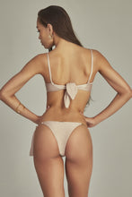 Cargar imagen en el visor de la galería, Model Back: Empress Top Top Bikini Agatha Nude