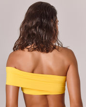 Cargar imagen en el visor de la galería, Model Back: Empress Top Top Biquini Off Shoulder Amarelo