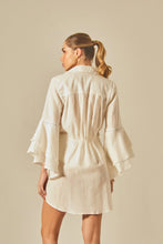 Cargar imagen en el visor de la galería, Model Back: Empress Shirtdress Offwhite Camisa Claire
