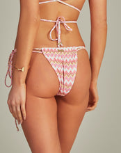 Cargar imagen en el visor de la galería, Bottom Bikini Danielle Pink Chevron
