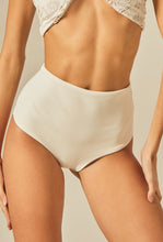 Cargar imagen en el visor de la galería, Bottom Offwhite Bardot
