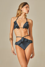 Cargar imagen en el visor de la galería, Model Front: Empress Set Cindy Bikini Navy Blue
