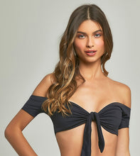 Cargar imagen en el visor de la galería, Model Front: Empress Top Top Biquini Cherie Preto

